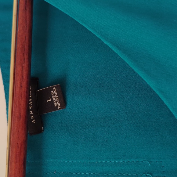 Teal sleeveless top - Picture 3 of 4